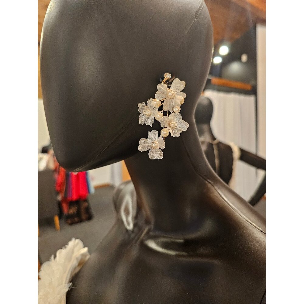 Flower Wire Earring